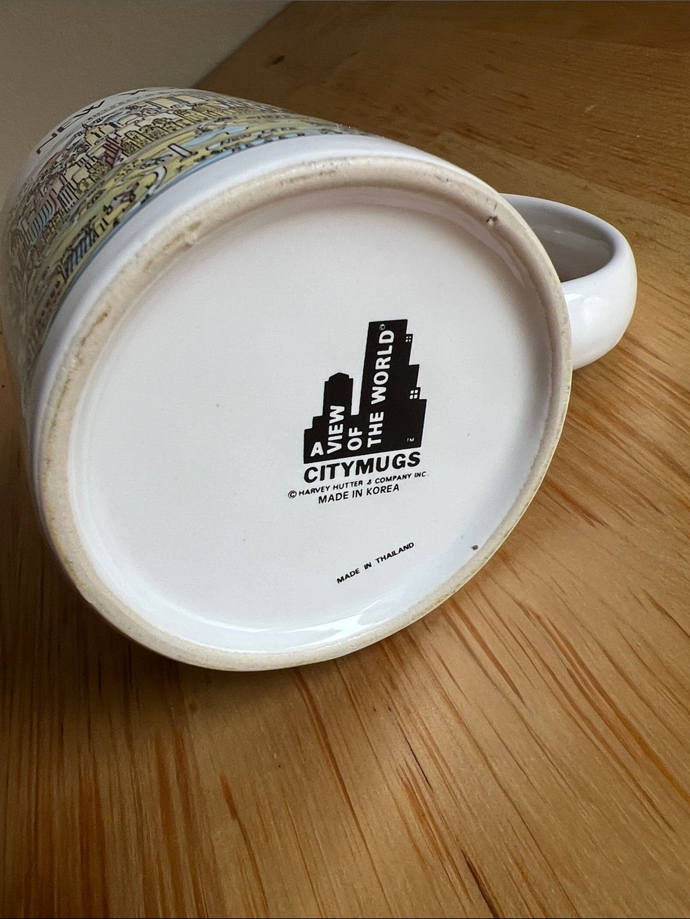 New York Illustrated Cityscape Ceramic Mug - White - Picture 5 of 8